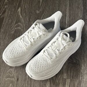 HOKA Clifton 9 Sneakers